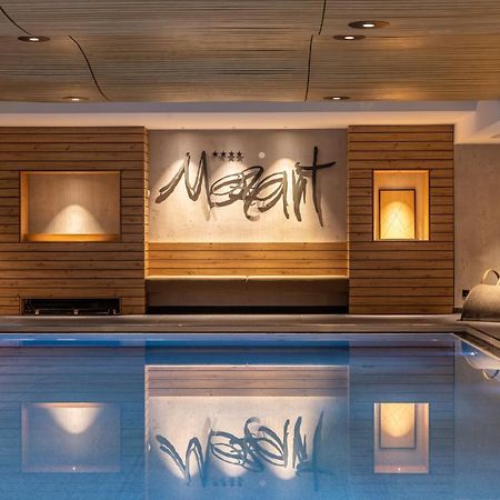 Hotel Mozart Landeck Bagian luar foto
