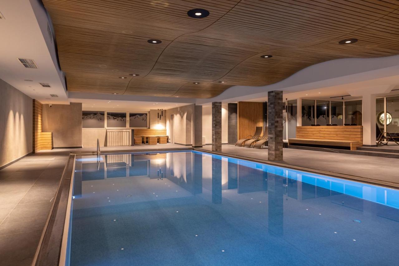Hotel Mozart Landeck Bagian luar foto