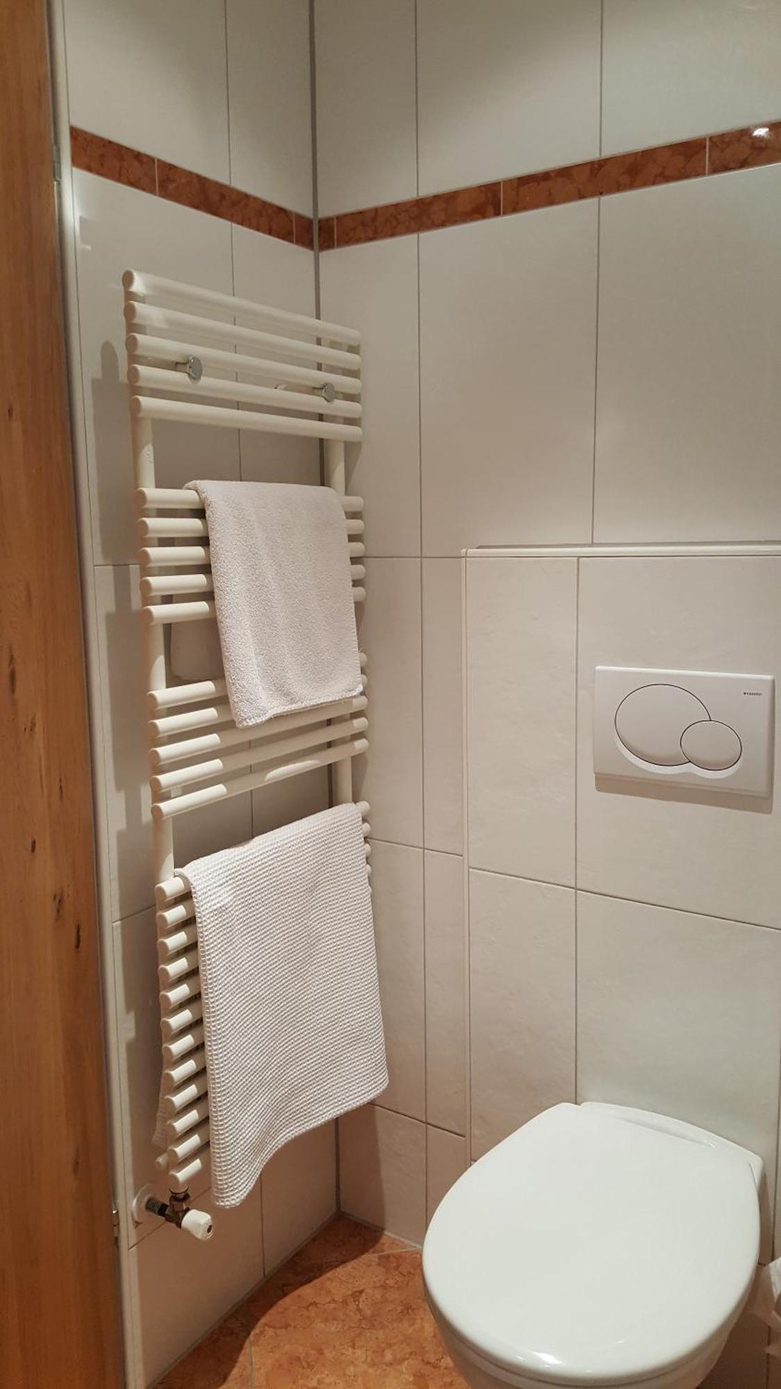 Hotel Mozart Landeck Bagian luar foto