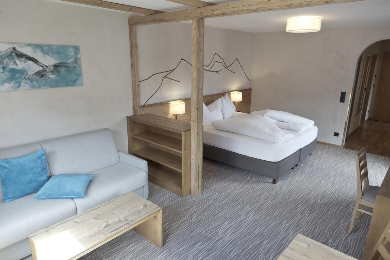 Hotel Mozart Landeck Bagian luar foto
